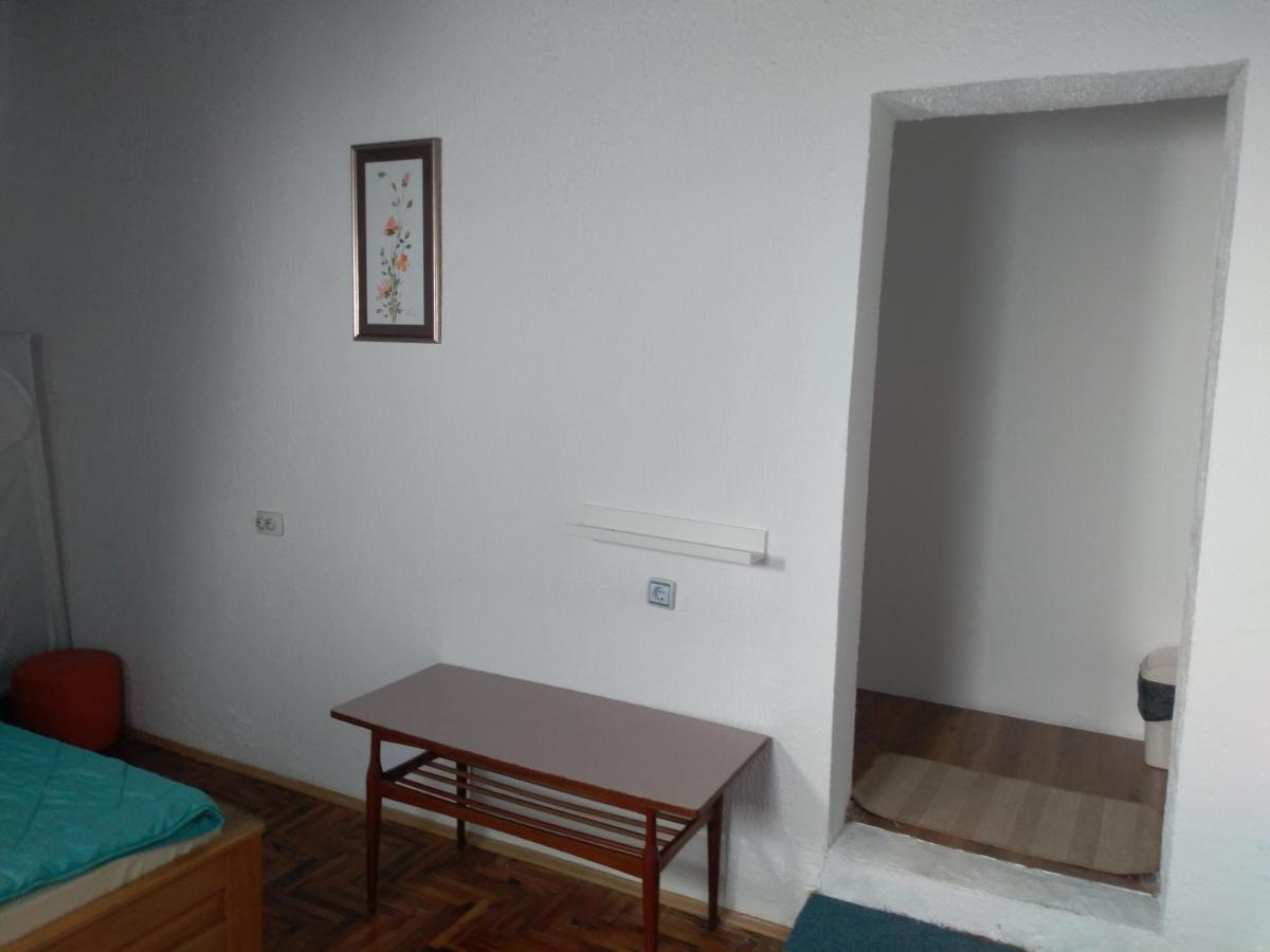 Hostel Trajan Доньи-Милановац Экстерьер фото