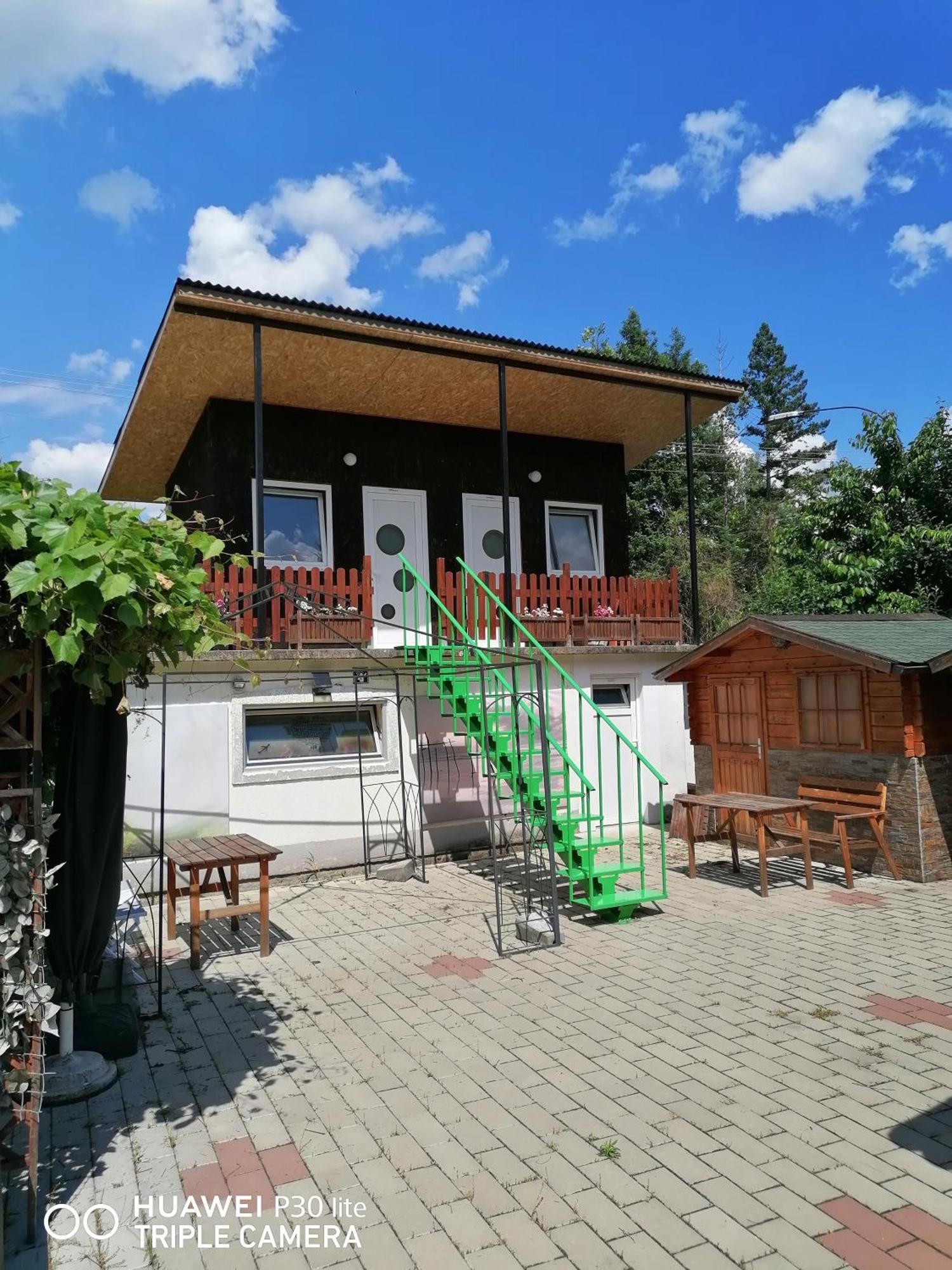Hostel Trajan Доньи-Милановац Экстерьер фото